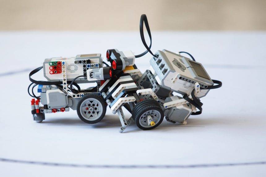 ส่งลูกเรียน Robot ที่ไหนดี? เรียนต่อหุ่นยนต์ LEGO สร้างกระบวนการคิดและพัฒนาสำหรับเด็ก